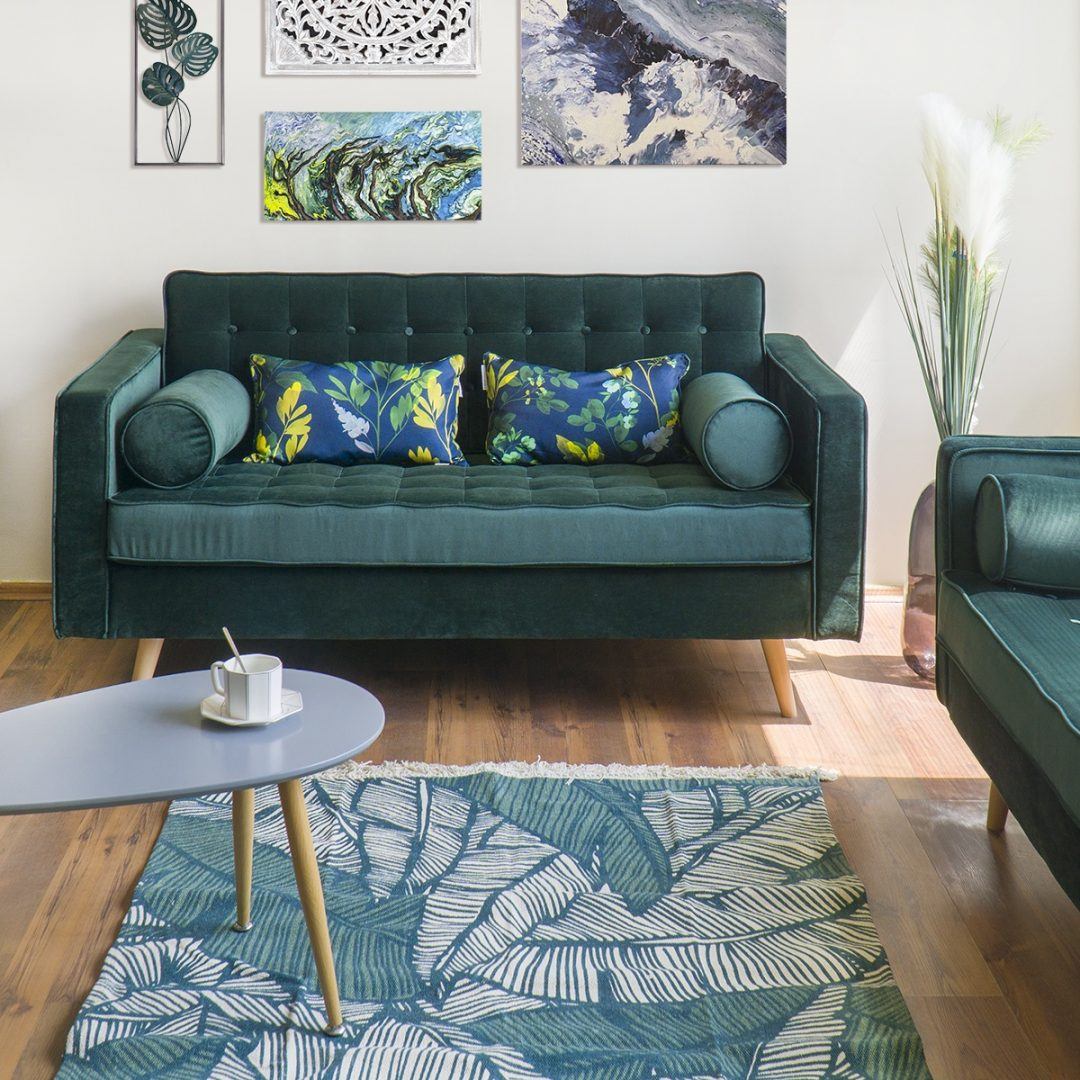 Olajzöld kanapé, erdei ház vibe